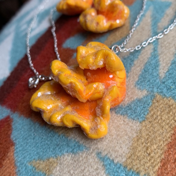 Chicken of the woods mushroom pendant necklace & earring set. 18” Sterling chain - Picture 3 of 5